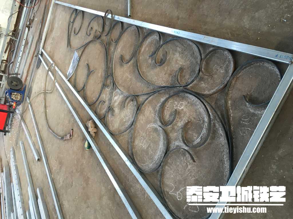 科山路红酒庄园铁艺扶手