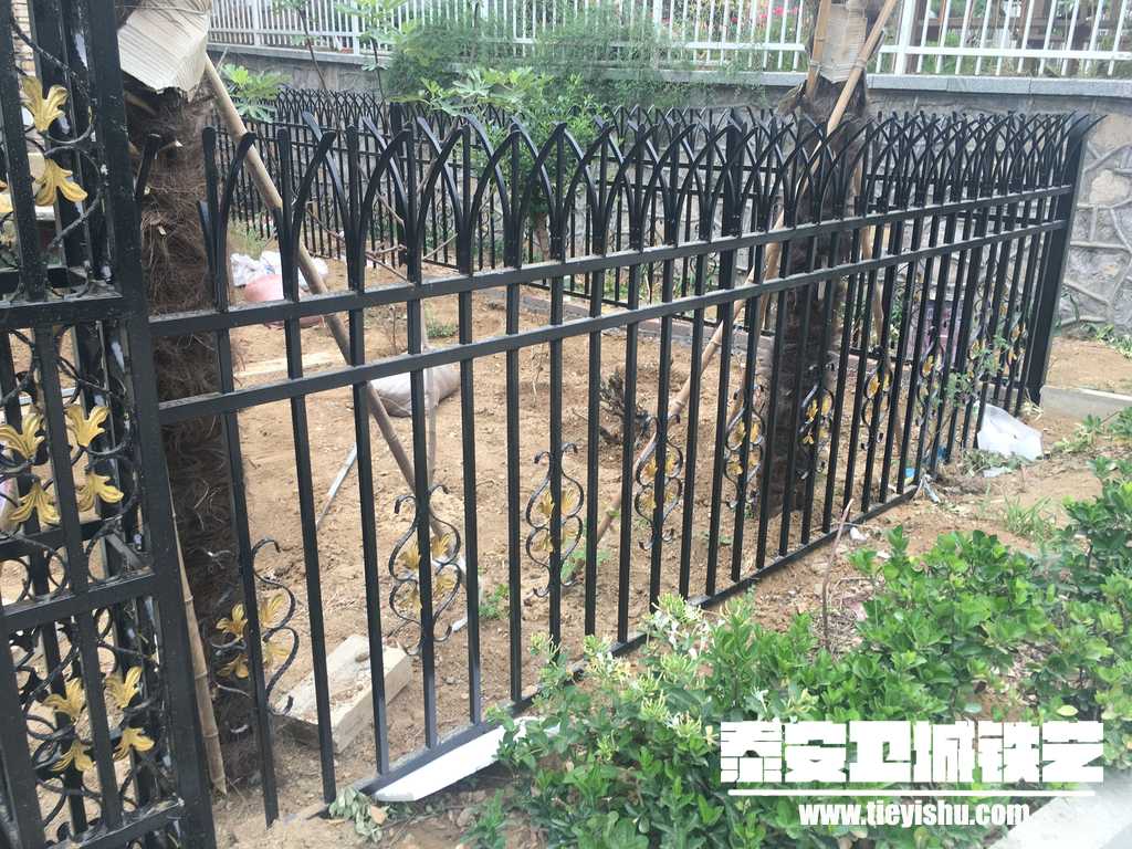 龙湾别墅铁艺围墙