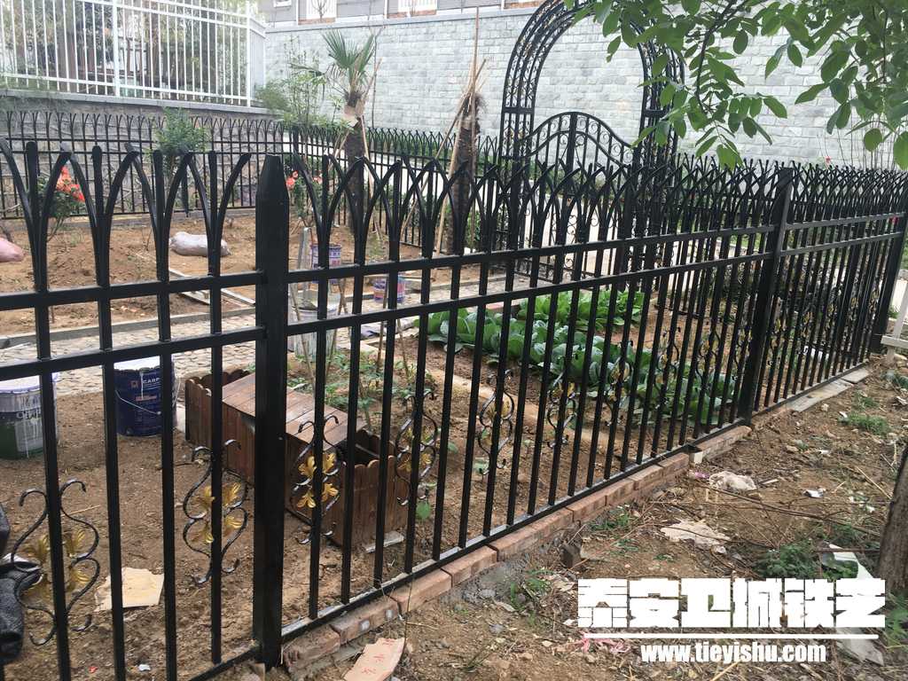 龙湾别墅铁艺围墙