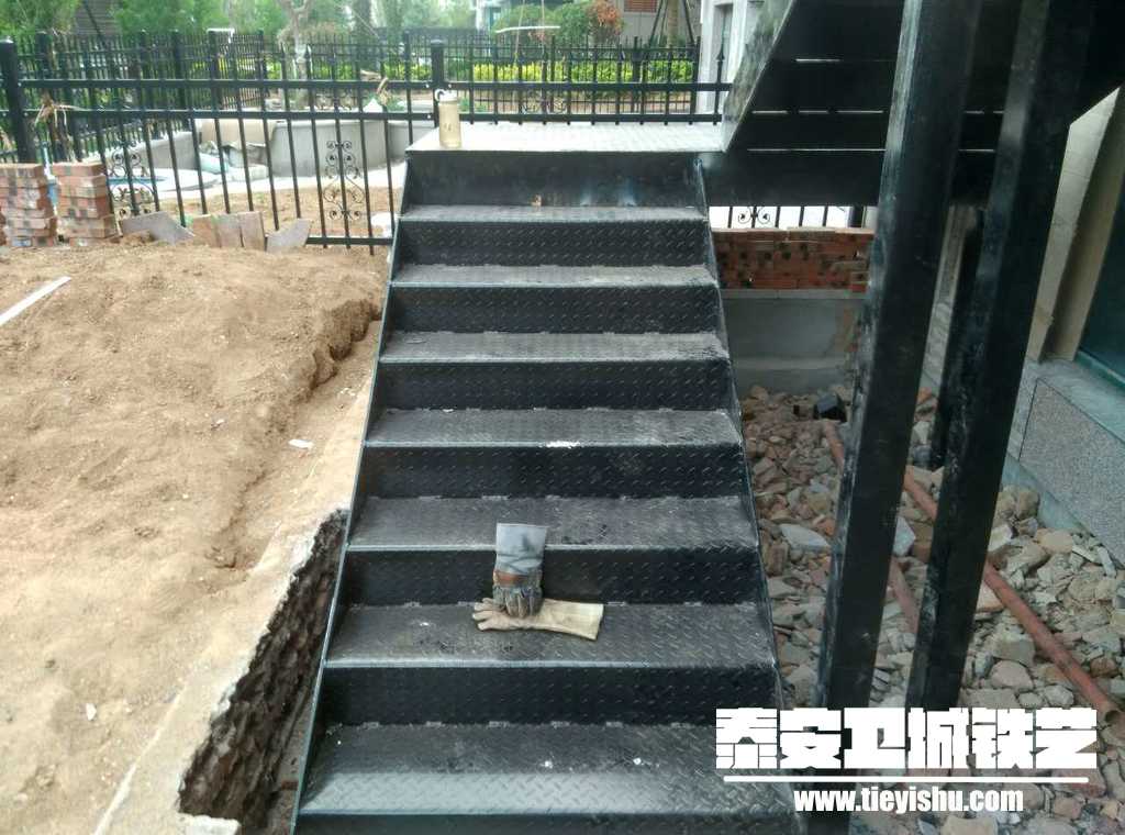 三合御都钢构楼梯