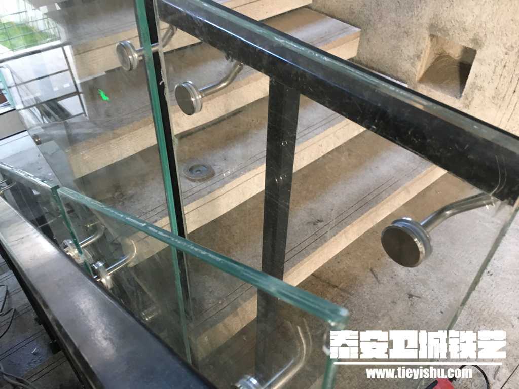 涵碧楼铁艺玻璃扶手