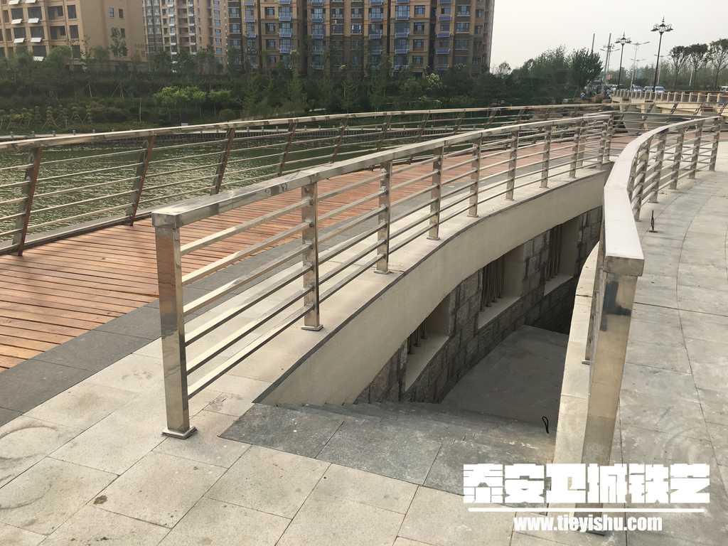 沂水月澜湾不锈钢护栏
