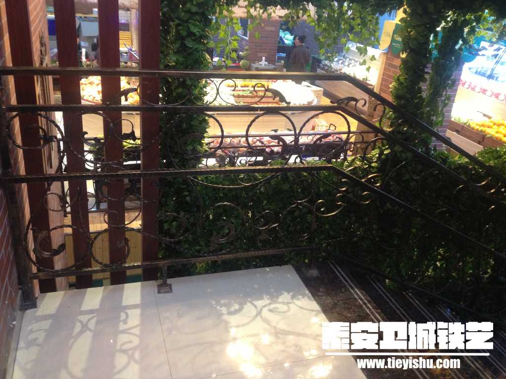 济宁新鲜屋铁艺扶手
