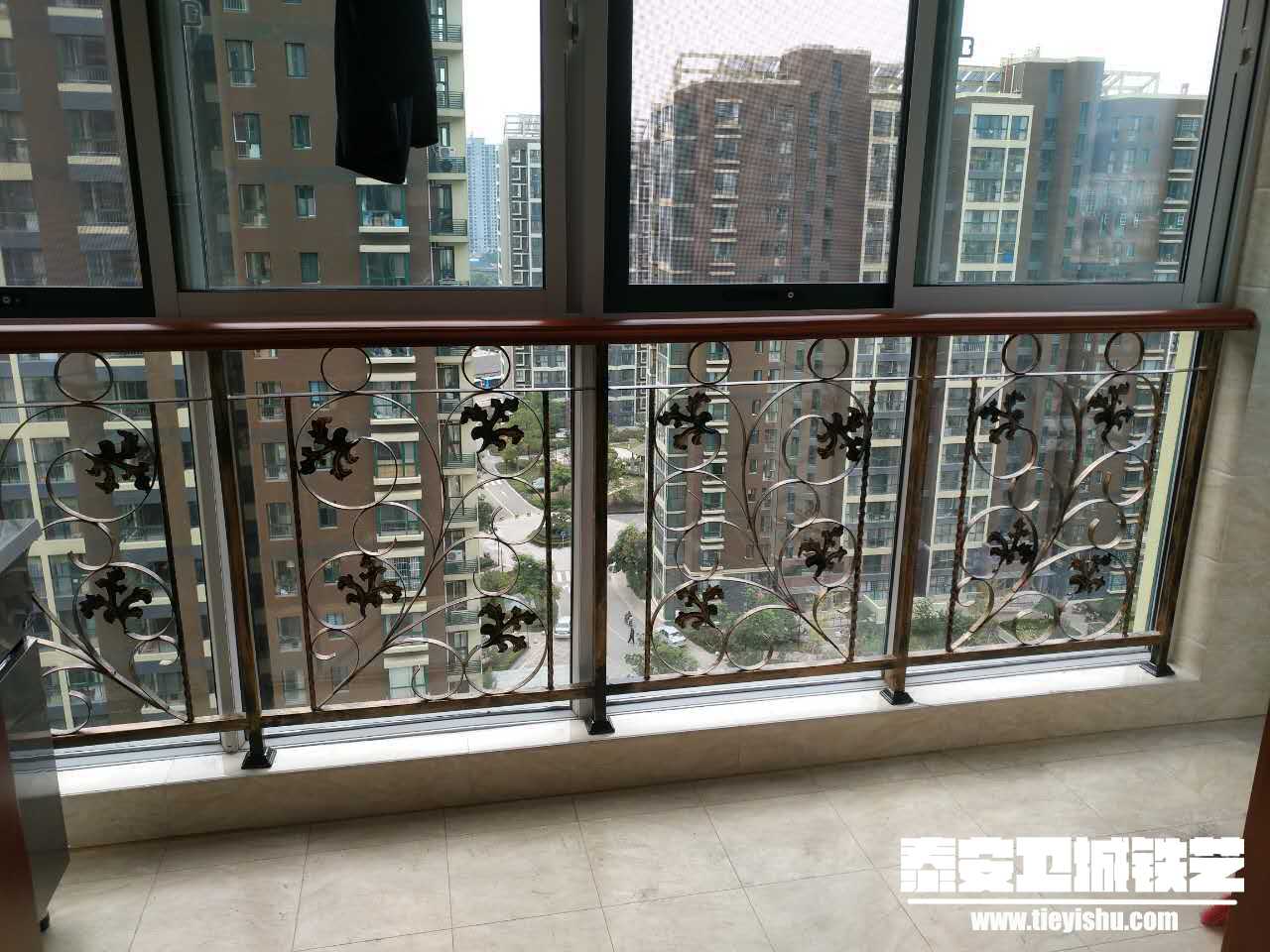 铁艺护栏TNHL201619（泰安记者村）