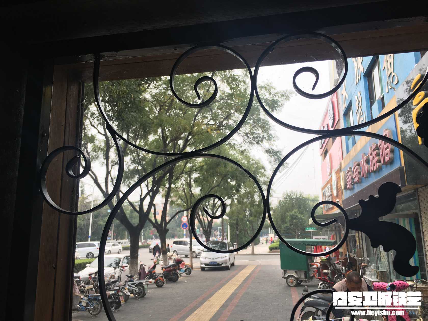铁艺护窗THC201603（泰安咖啡店）