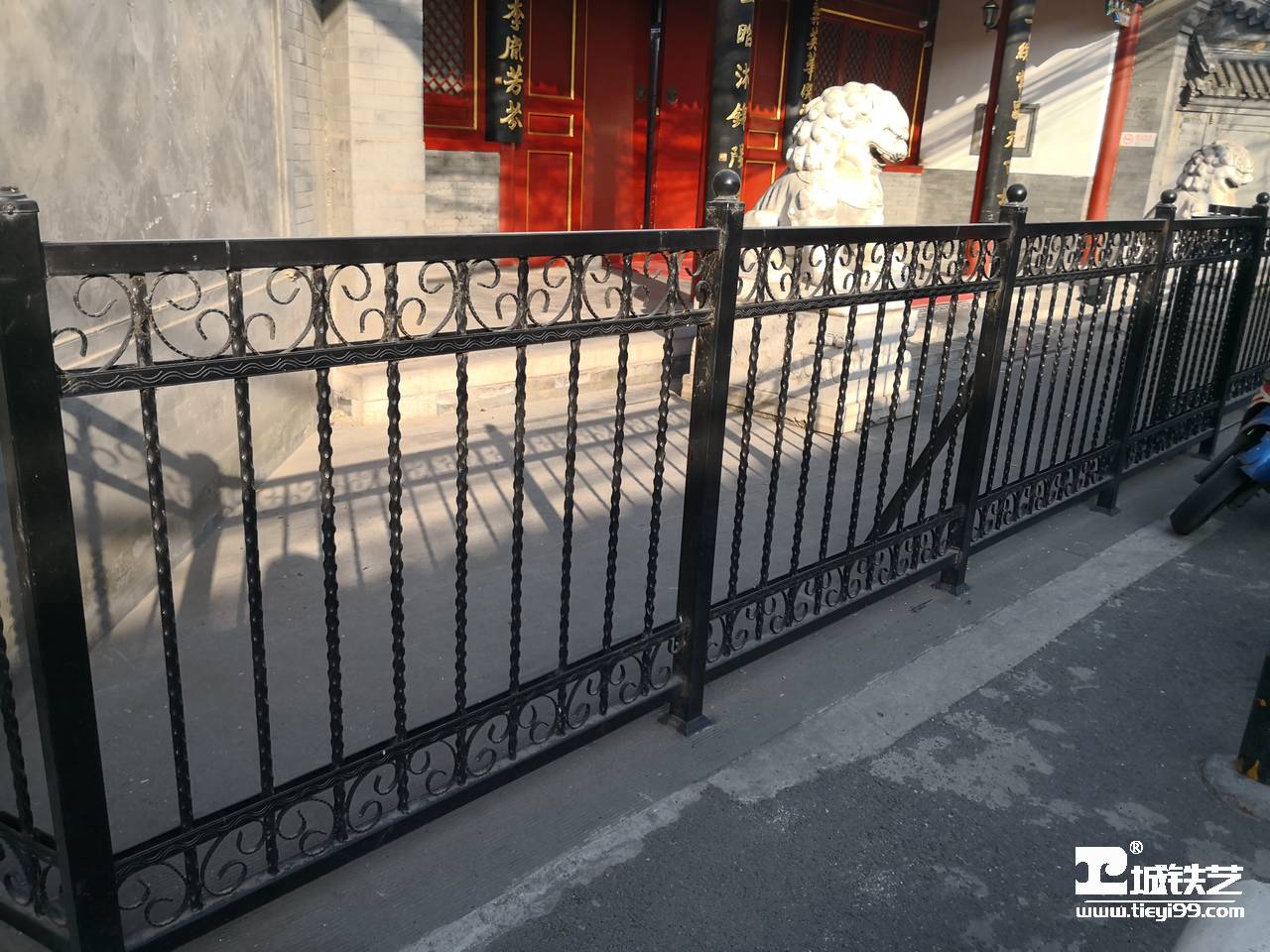 铁艺护栏TWHL2102-案例赏析-实景拍摄