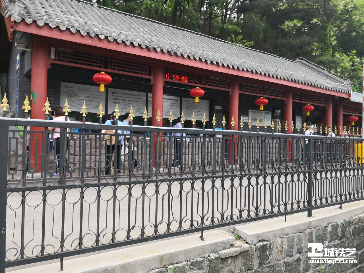 铁艺围栏|铁艺围墙|围墙护栏TW2115-案例赏析-实景拍摄三