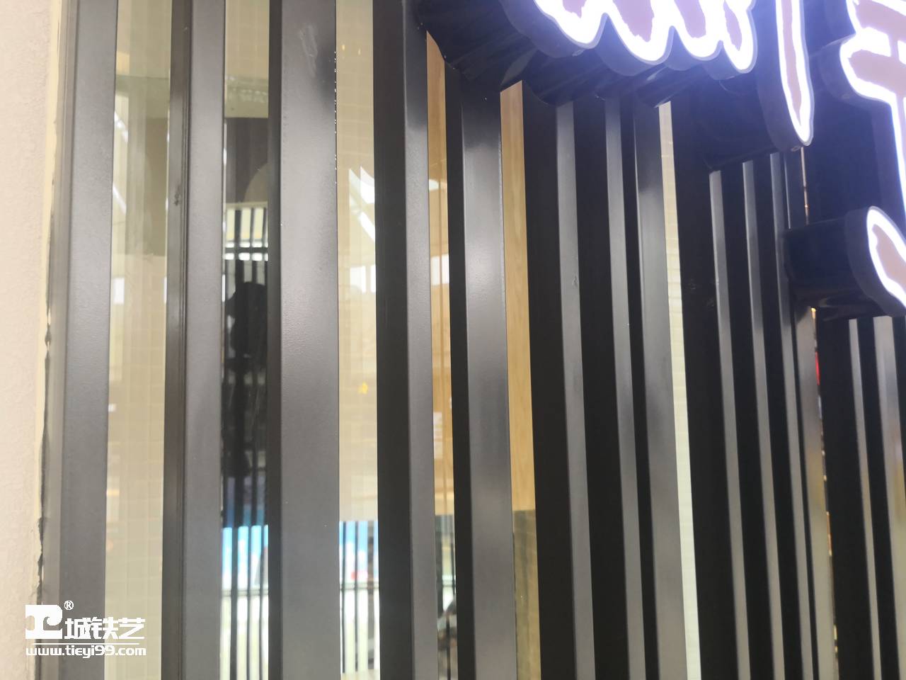 主题餐厅铁艺门面TMM2126-案例赏析-实景拍摄二