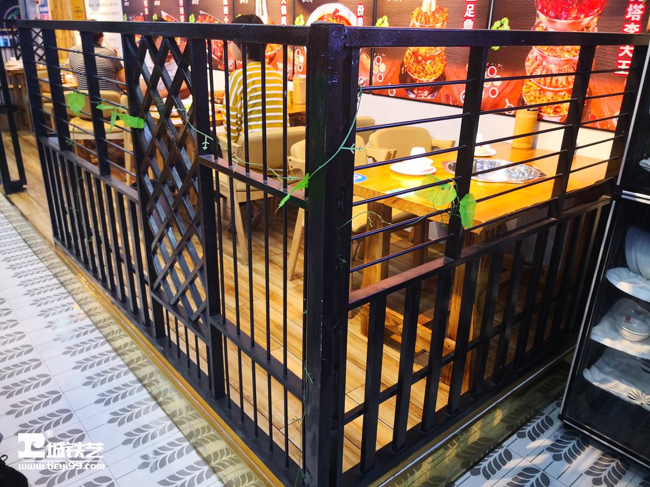 铁艺隔断-铁艺花格-屏风隔断TGD2186-图3