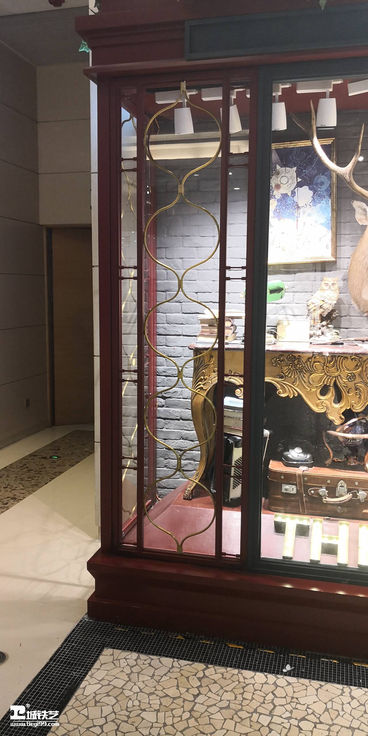 铁艺门面-铁艺隔断-屏风隔断TMM2135-实景图2