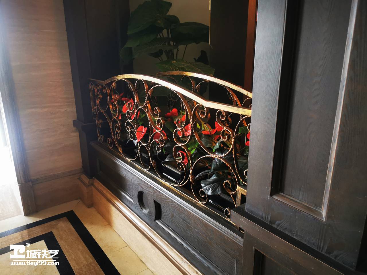 铁艺隔断-铁艺屏风-墙面造型TGD2222-图2